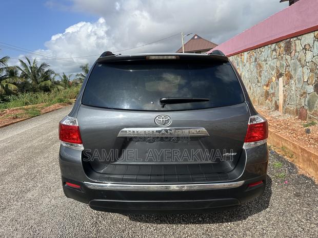 Toyota Highlander 2013 Gray