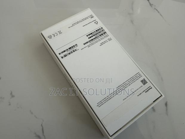 Apple iPhone 16 Pro 128 GB Silver · Photo 4
