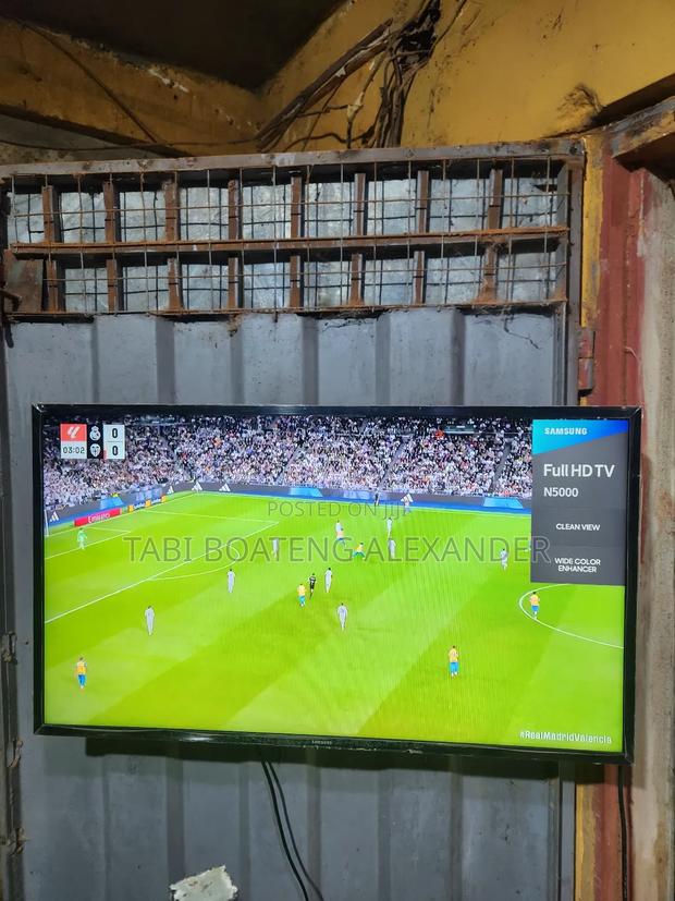Samsung Series 5 40 Inches Digital Satellite photo 2
