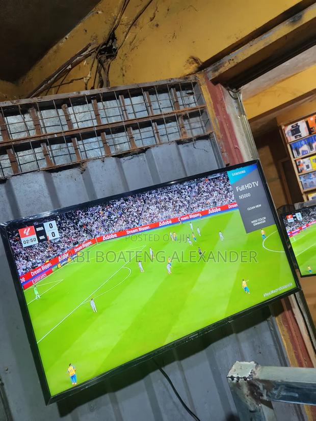 Samsung Series 5 40 Inches Digital Satellite photo 3