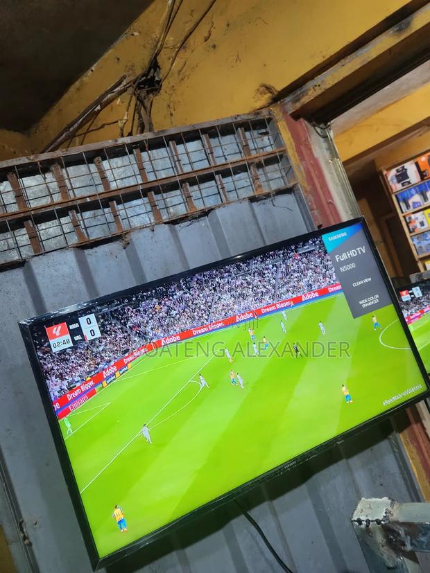 Samsung Series 5 40 Inches Digital Satellite photo 4