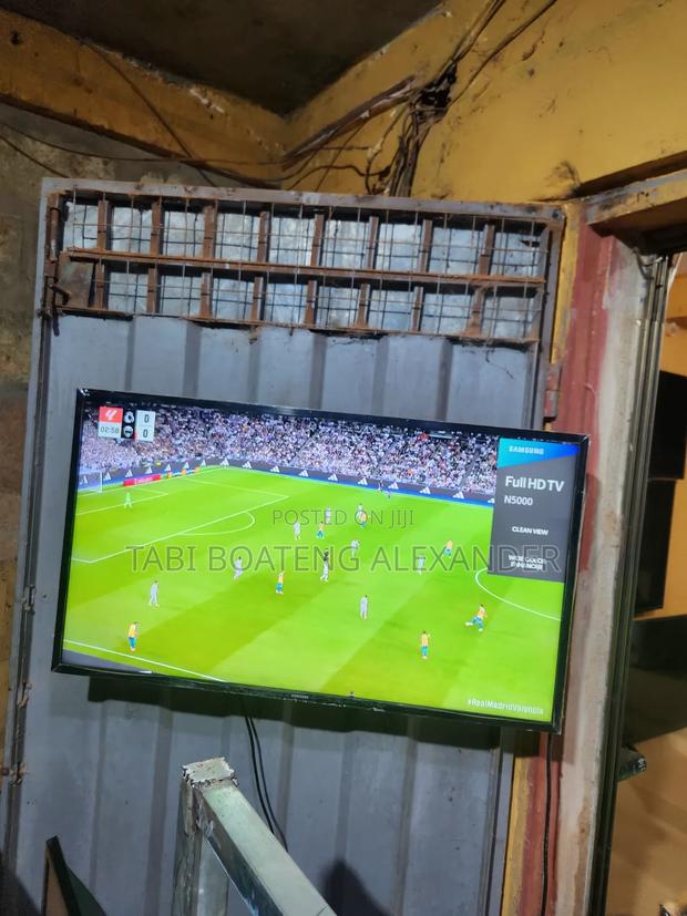 Samsung Series 5 40 Inches Digital Satellite photo 5
