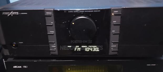 Grundig Fine-Arts V1 Stereo Amplifier · Photo 2