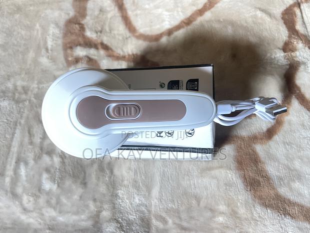 Rechargeable Lint Remover photo 2
