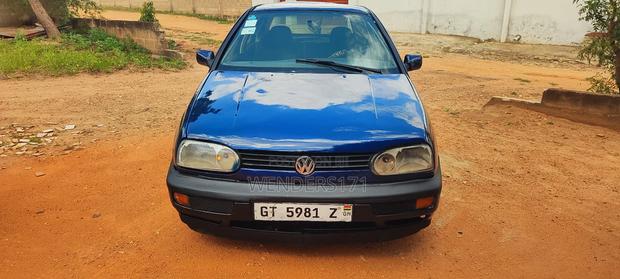 Volkswagen Golf 1.6 2000 Blue