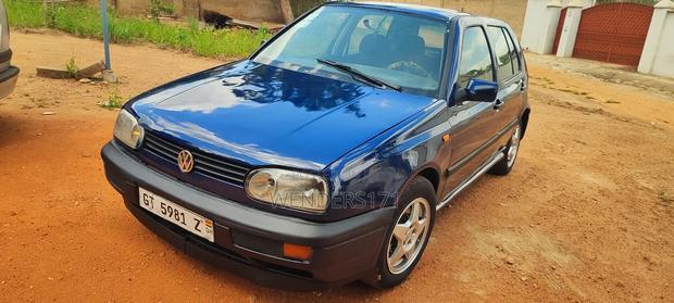 Volkswagen Golf 1.6 2000 Blue