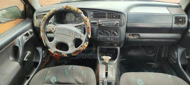 Volkswagen Golf 1.6 2000 Blue