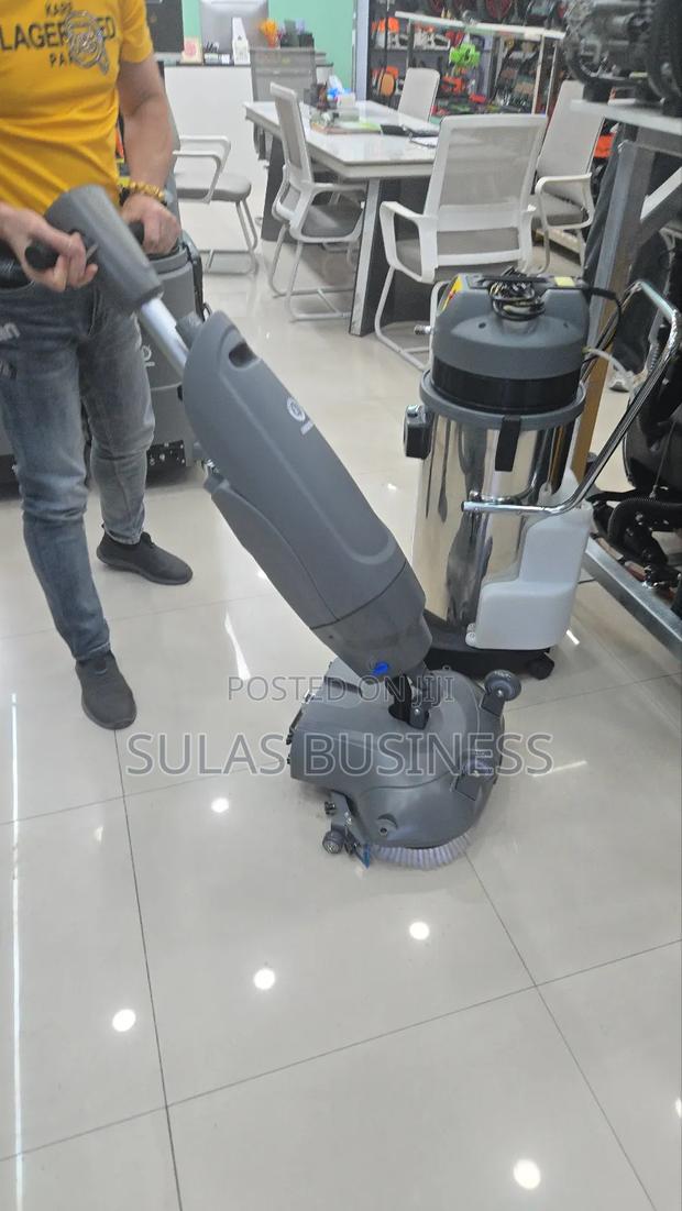 Cordless Floor Scrubbing Machine for Home Cleaning Purposes. photo 3