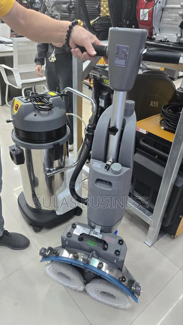 Cordless Floor Scrubbing Machine for Home Cleaning Purposes. photo 6