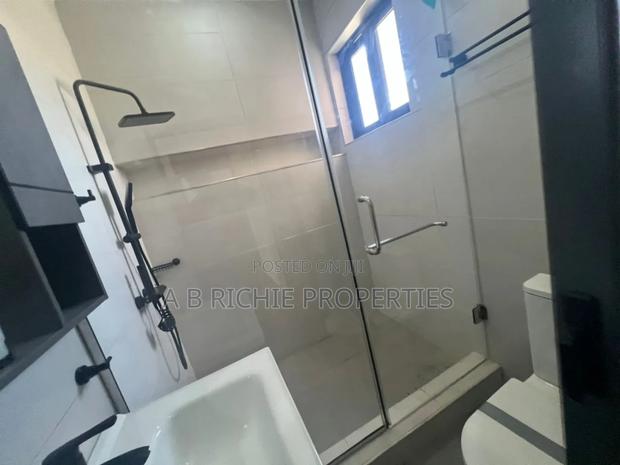 5bdrm House in Ab Richie Properties, Labone for rent · Photo 3
