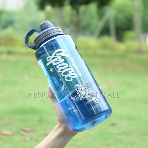 Unbreakable Water Bottle 1100ml · Photo 4