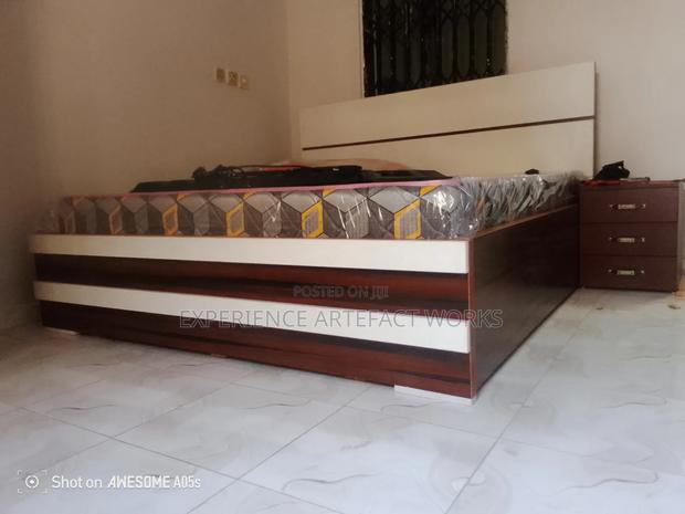 Queen Size Bed White and Brown