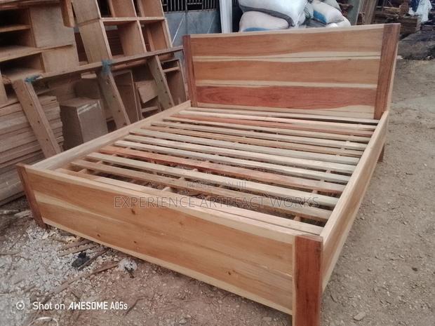 Queen Size Wooden Bed photo 2