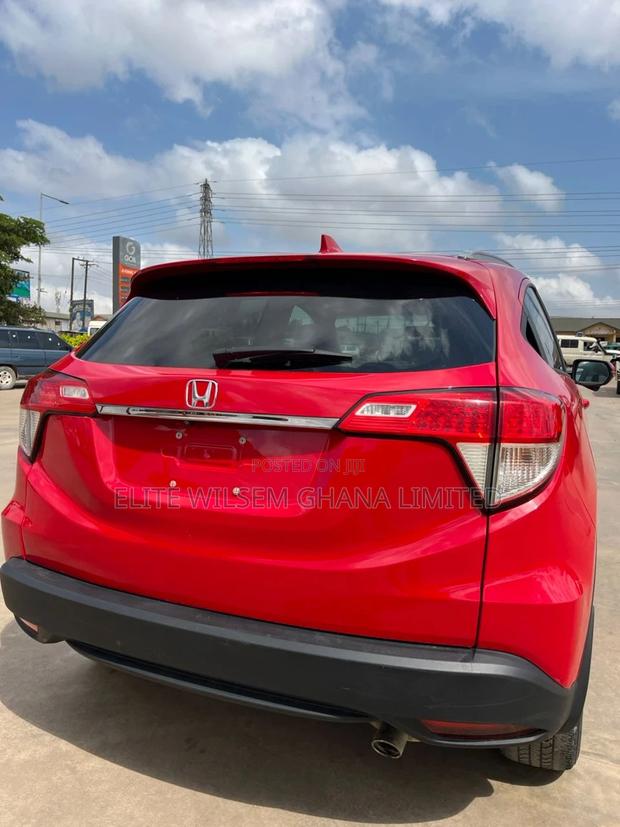 Honda HR-V EX FWD 2019 Red · Photo 2