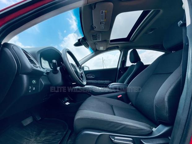 Honda HR-V EX FWD 2019 Red · Photo 4