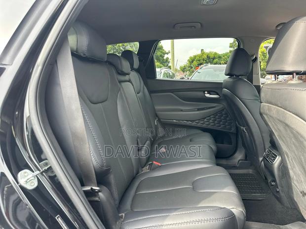 Hyundai Santa Fe 2022 Black photo 8