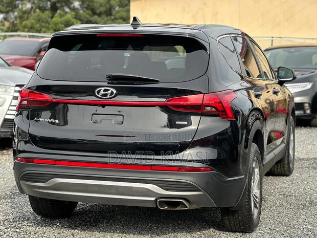 Hyundai Santa Fe 2022 Black photo 5