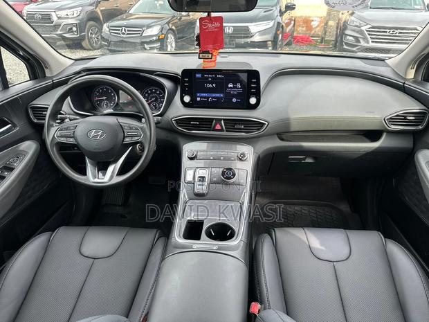 Hyundai Santa Fe 2022 Black photo 6