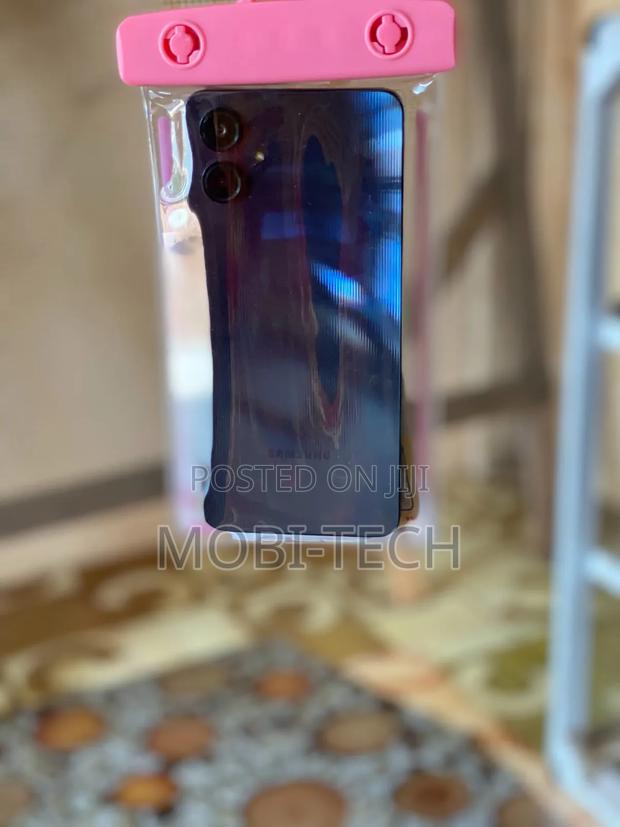 Waterproof Mobile Phone Case · Photo 1