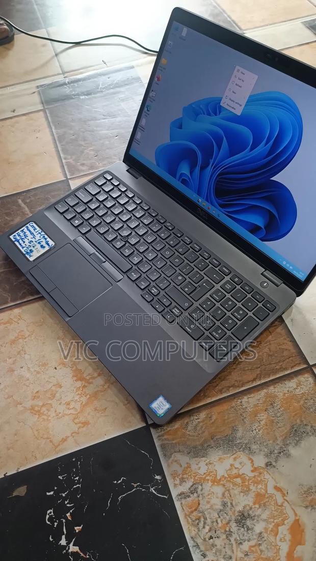 Laptop Dell Latitude 5501 16GB Intel Core I7 HDD+SSD 512GB photo 3