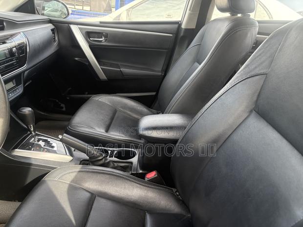 Toyota Corolla Altis 2016 Silver