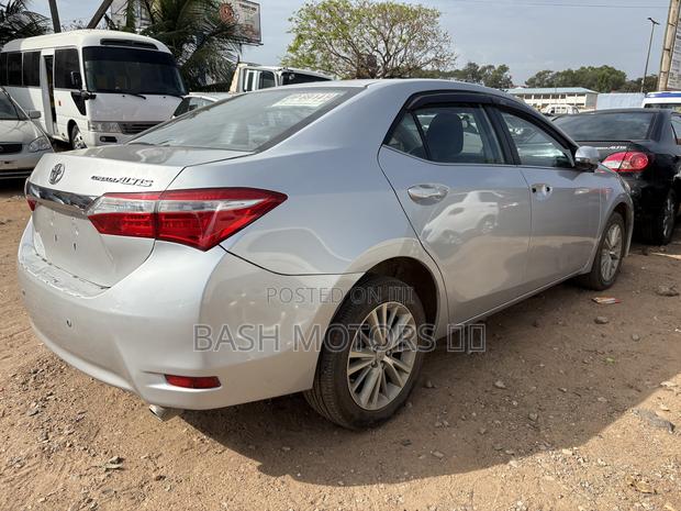 Toyota Corolla Altis 2016 Silver