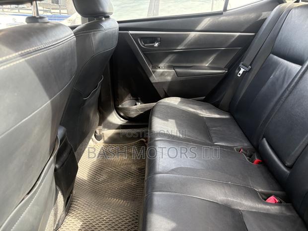 Toyota Corolla Altis 2016 Silver