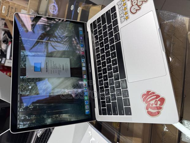 New Laptop Apple MacBook Pro 2019 8GB Intel Core I5 SSD 256GB photo 2