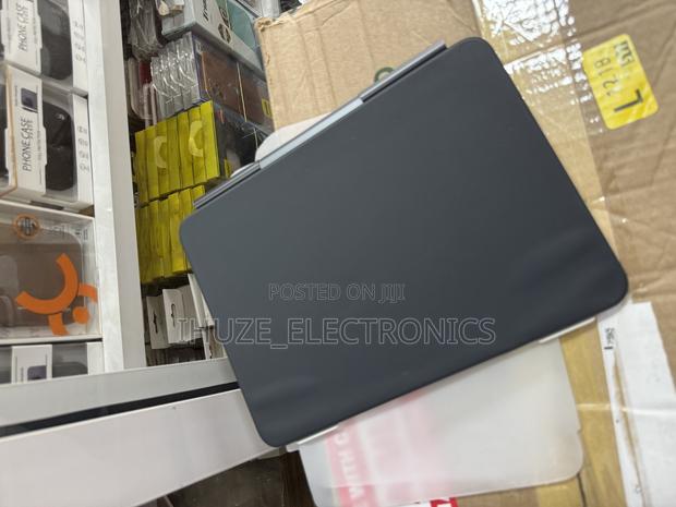 11inch Magic Keyboard for iPad Pro M4/M5 (Preowned) photo 4