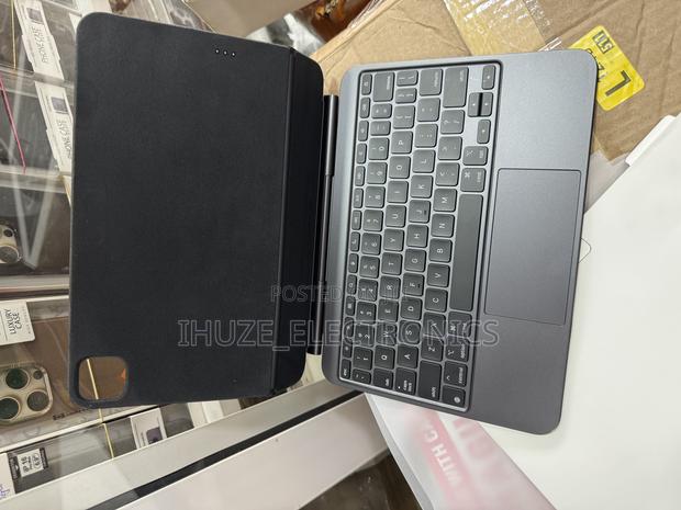 11inch Magic Keyboard for iPad Pro M4/M5 (Preowned)