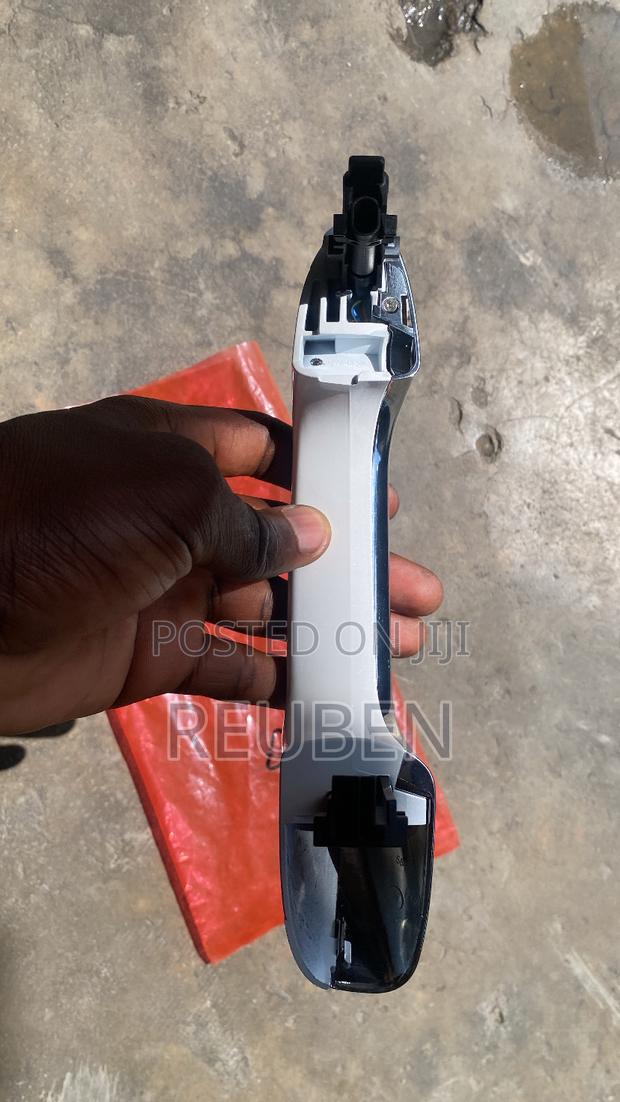 Mercedes Benz GLC Door Handle photo 2