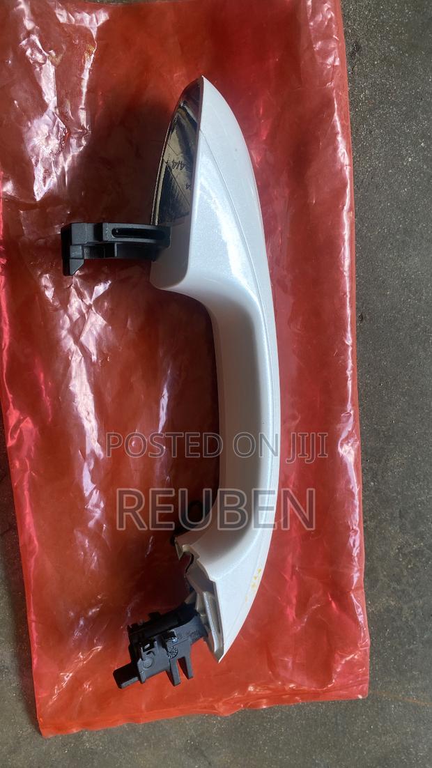 Mercedes Benz GLC Door Handle photo 3