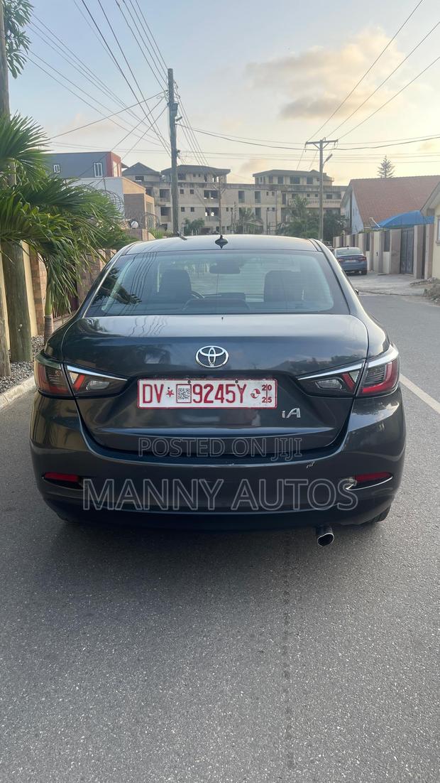 Toyota Yaris iA 1.5 FWD 2019 Gray