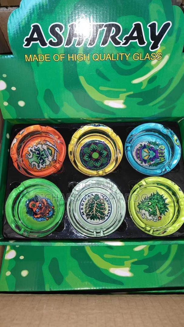 Crystal Glass Ashtray · Photo 2