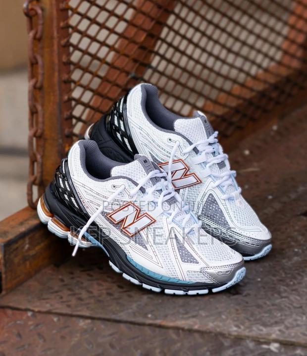 New Balance 1906r Mesh Upper · Photo 3