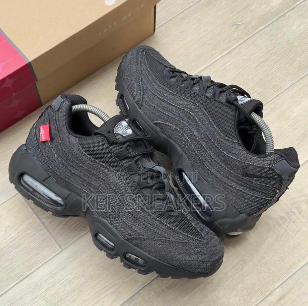 Nike Air Max 95 X Levi's · Photo 3