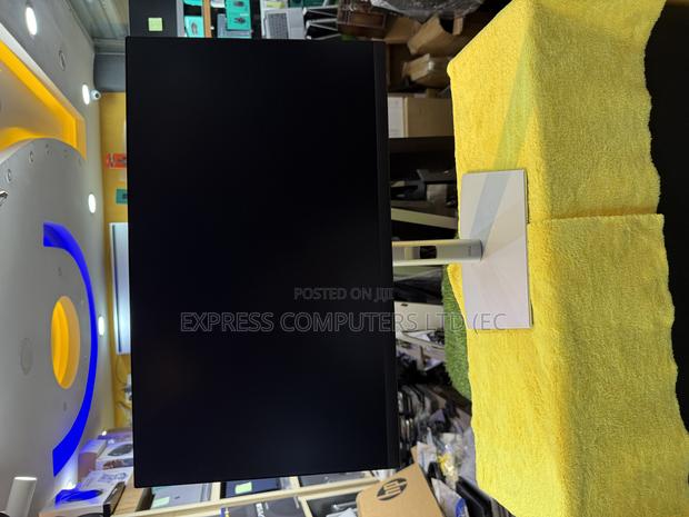 Dell 24 Inches Edgeless 1080p (Ips) Neat Monitor From Uk Neat photo 4