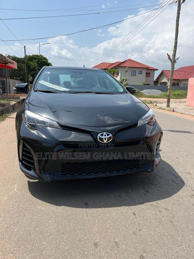 Toyota Corolla SE 4dr Sedan (1.8L 4cyl CVT) 2017 Black · Photo 1