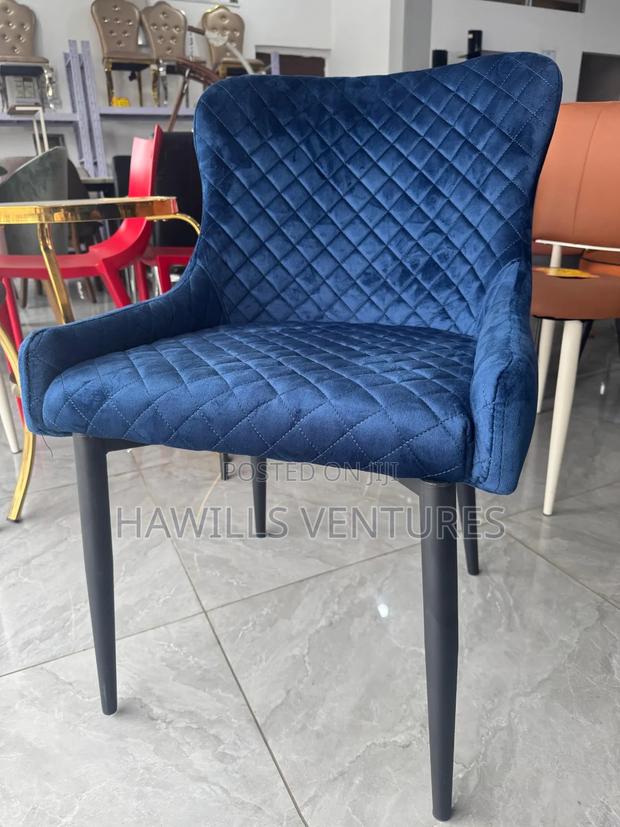 Material Dining Chair · Photo 2