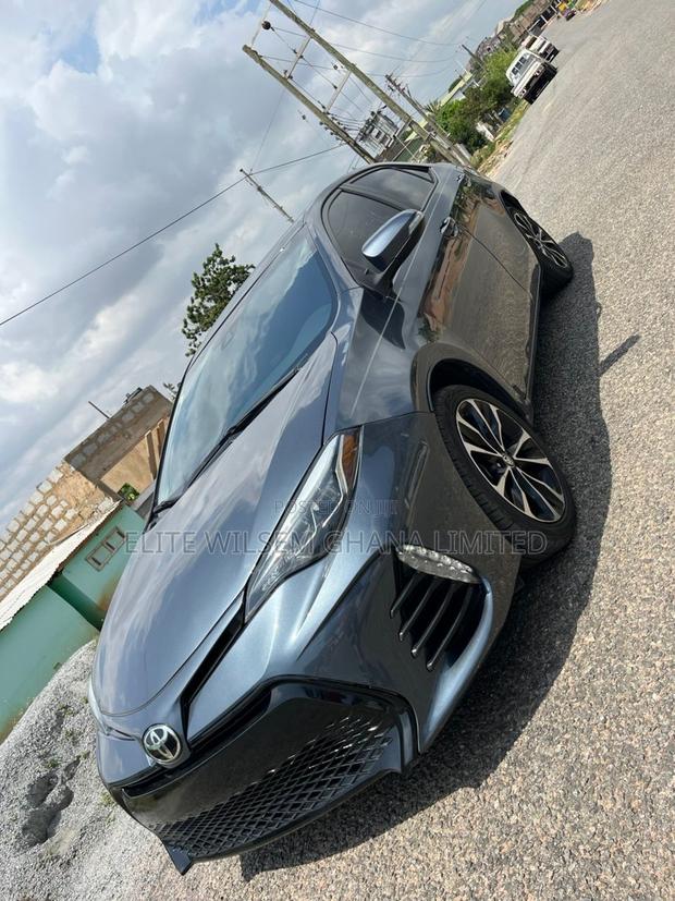 Toyota Corolla SE (1.8L 4cyl 2A) 2019 Gray · Photo 4