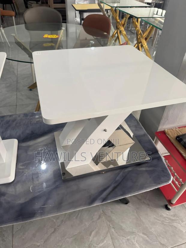 Luxury Side Table · Photo 2