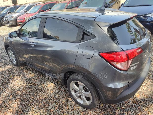 Honda HR-V 4dr SUV (1.5L 4cyl CVT) 2016 Gray
