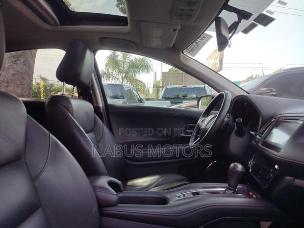 Honda HR-V 4dr SUV (1.5L 4cyl CVT) 2016 Gray