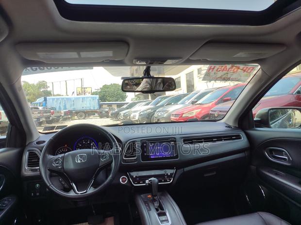 Honda HR-V 4dr SUV (1.5L 4cyl CVT) 2016 Gray