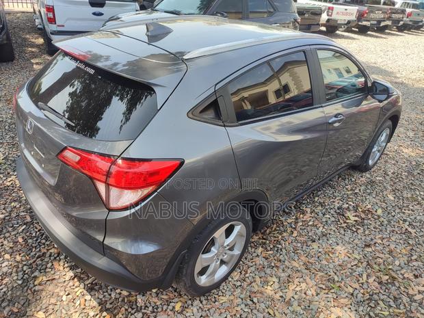 Honda HR-V 4dr SUV (1.5L 4cyl CVT) 2016 Gray