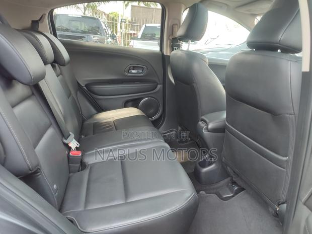 Honda HR-V 4dr SUV (1.5L 4cyl CVT) 2016 Gray