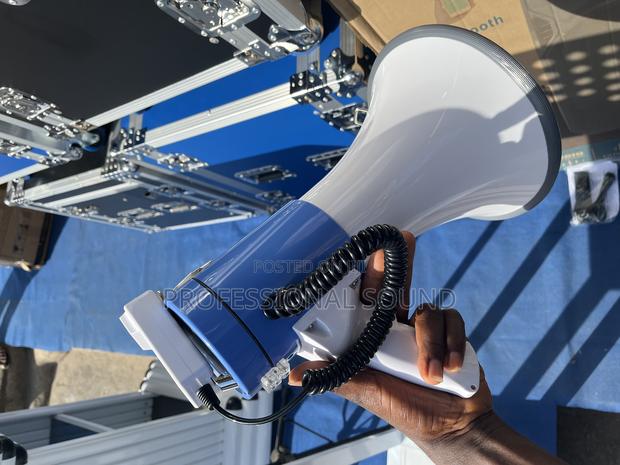 Megaphone With Usb/Bt Connect 50w · Photo 3