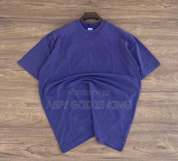 Plain T-Shirts · Photo 3