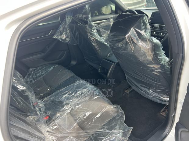 Honda Accord Sport (1.5L 4cyl Turbo CVT) 2019 White