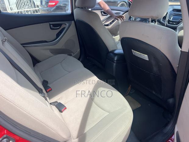 Hyundai Elantra Limited Sedan FWD (1.8L 4cyl 6A) 2016 Red